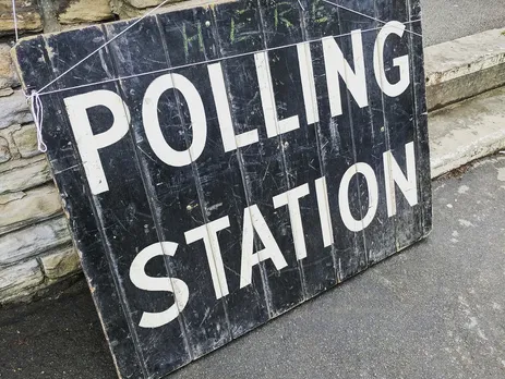 How to Cheat an Online Voting Contest